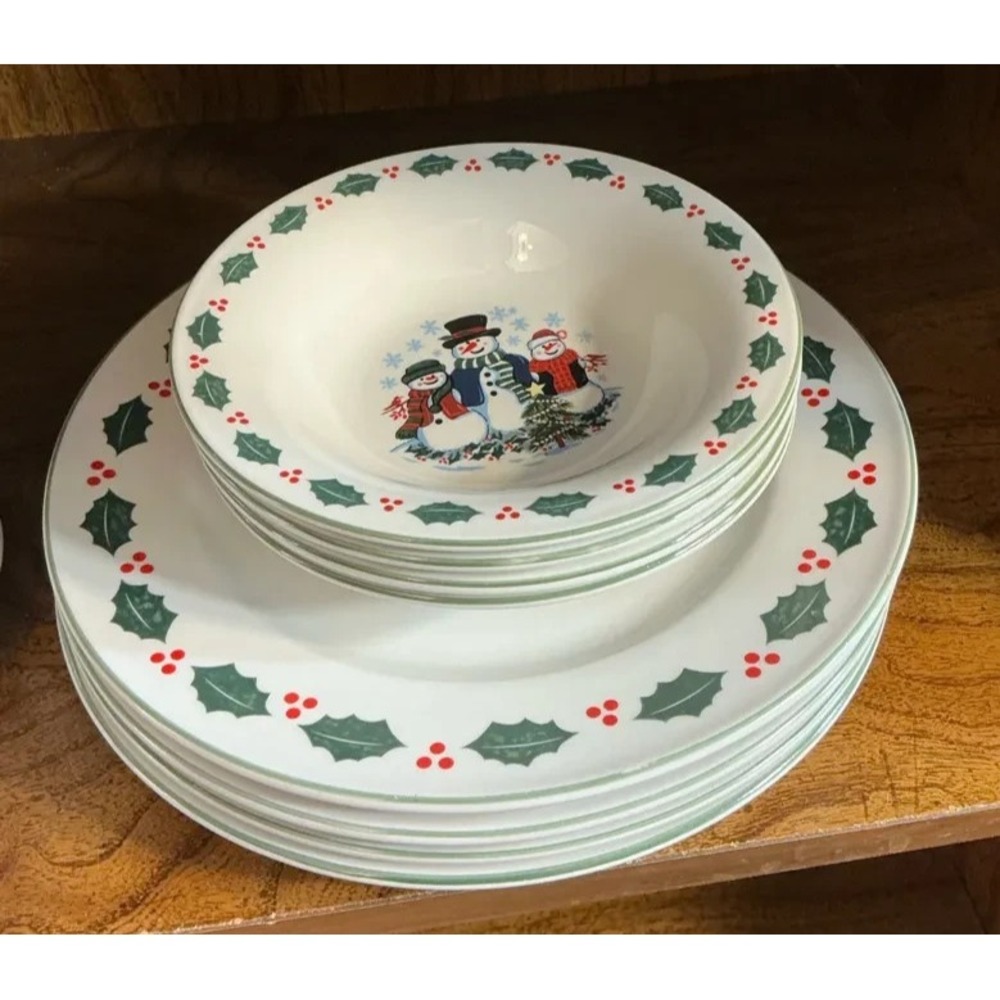 Vintage 16pc GEI Christmas Snowman Family Dinnerware Set Service For 4